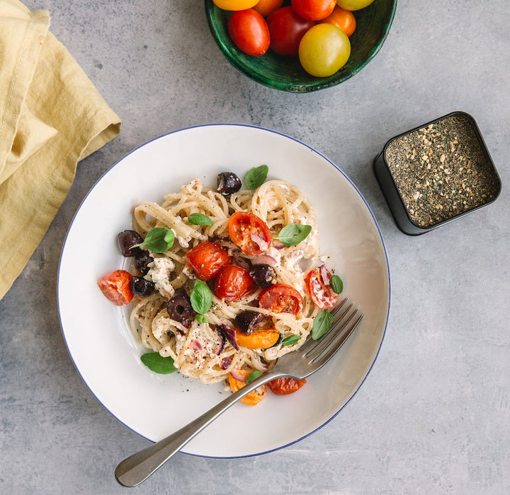 Pasta i fad med feta, tomater og Triple Lemon Pepper