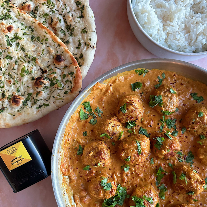 Butter chicken med kødboller og Garam Masala